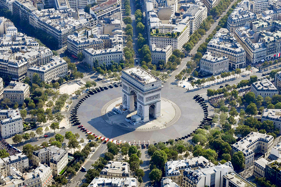 arc triomphe paris tickets tours attractions • Paris Tickets