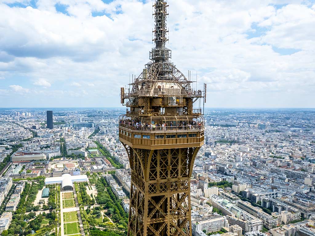 eiffel tower paris guided tour tickets • Paris Tickets