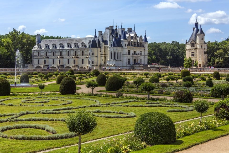 loire valley chateau day trip from paris • Paris Tickets