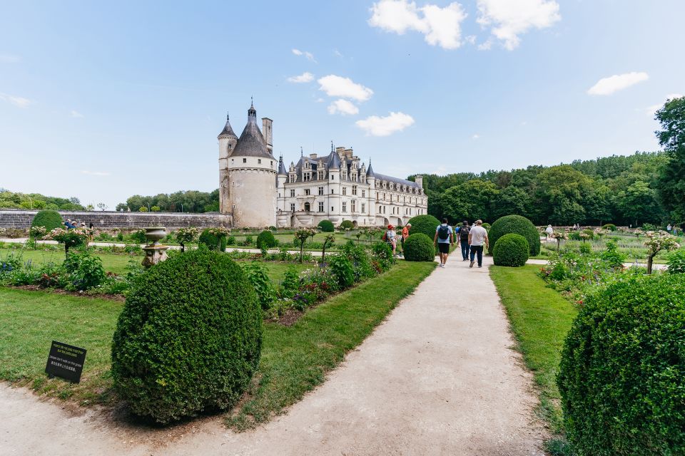 paris loire valley castles day trip • Paris Tickets