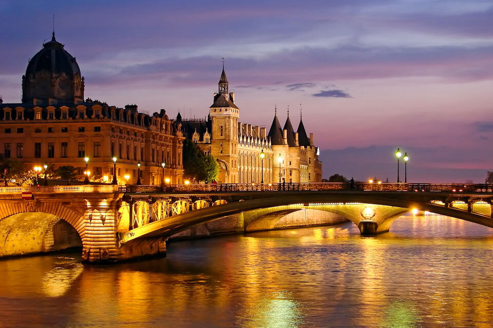 dinner cruise paris seine river • Paris Tickets