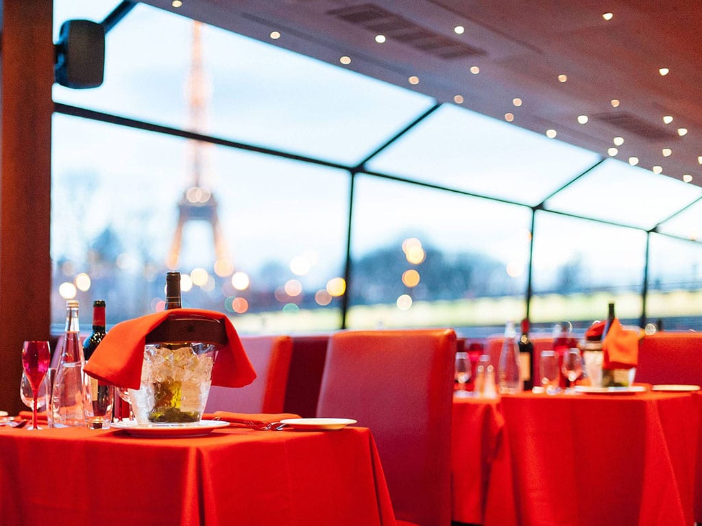 Dinner cruise on the Seine river in Paris, book your tickets at GetYourTicket • Paris Tickets