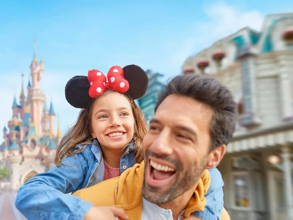 A father daughter day out at the disneyland paris castle • Paris Tickets