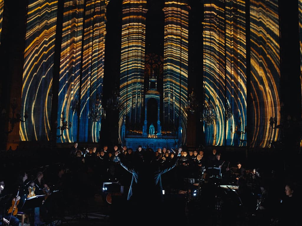 Luminiscence Paris, An immersive light experience in the Saint-Eustache church • Paris Tickets